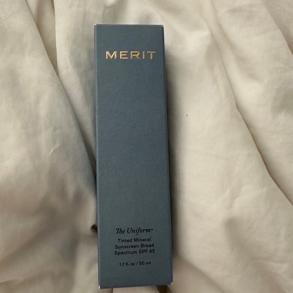 MERIT The Uniform Tinted Mineral Sunscreen SPF 45 - Cream Shade 18